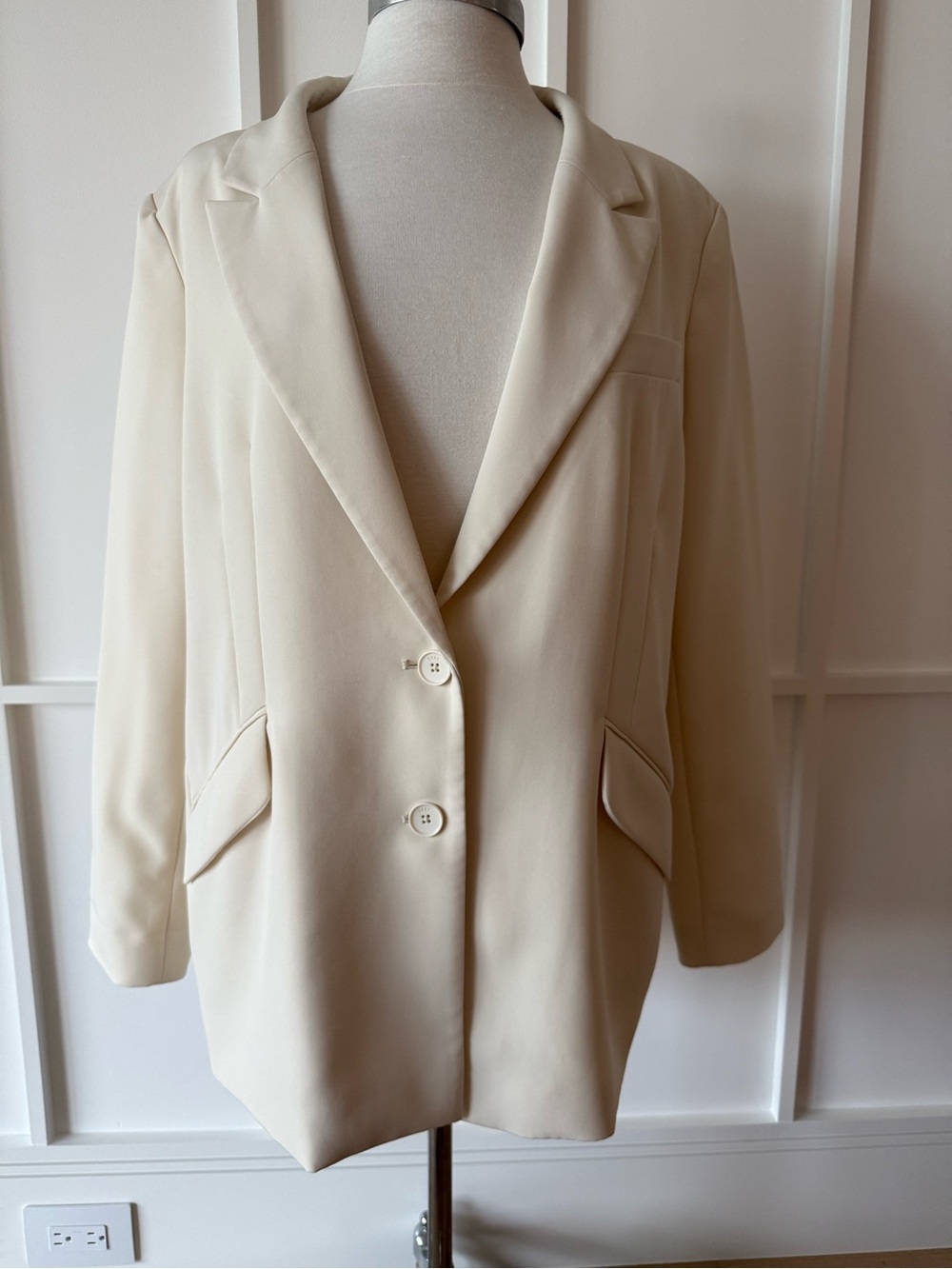 DKNY Peak Lapel Blazer - Picture 7 of 14